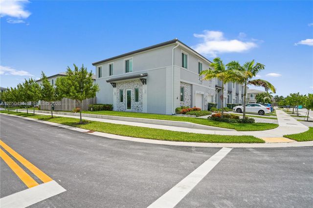 715 SE 15th Street ., Homestead, FL 33034