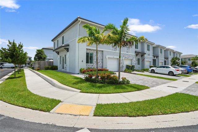 715 SE 15th Street ., Homestead, FL 33034