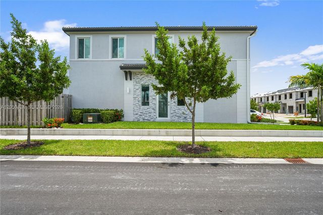 715 SE 15th Street ., Homestead, FL 33034