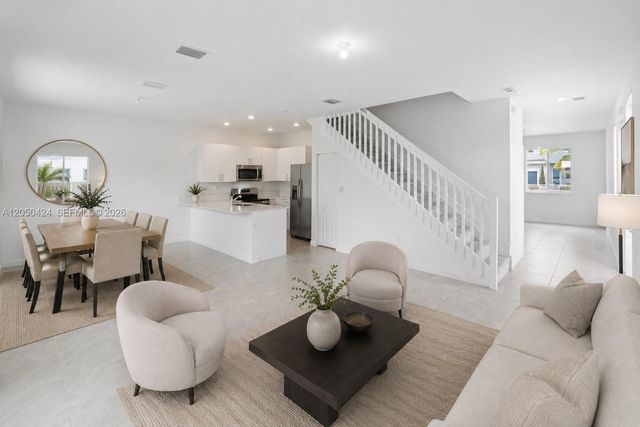 715 SE 15th Street ., Homestead, FL 33034