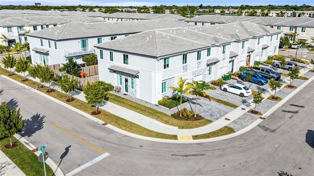 715 SE 15th Street ., Homestead, FL 33034