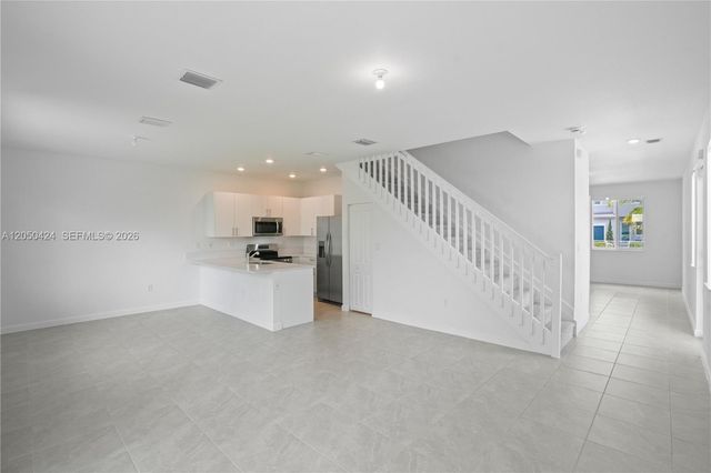 715 SE 15th Street ., Homestead, FL 33034