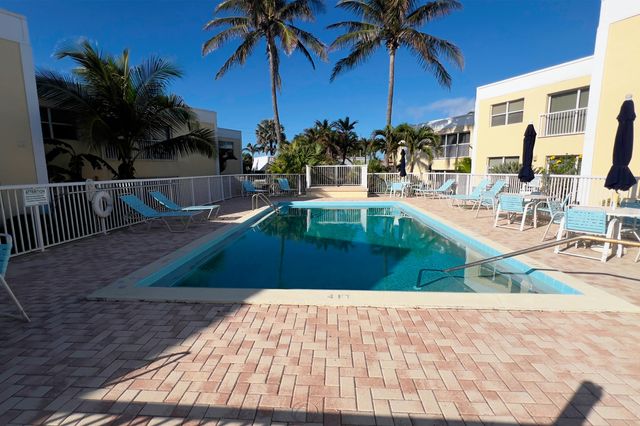 3541 NE Ocean Boulevard NE 15, Hutchinson Island, FL 34957