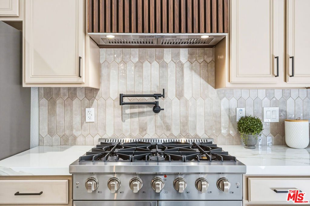 Image 7 of property listing at 78955 Via Florence, La Quinta, CA 92253