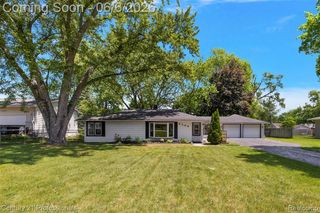 5360 Frankwill Avenue, Clarkston, MI 48346