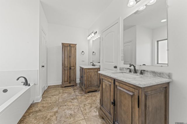 7373 Estelle Dr, Denham Springs, LA 70726