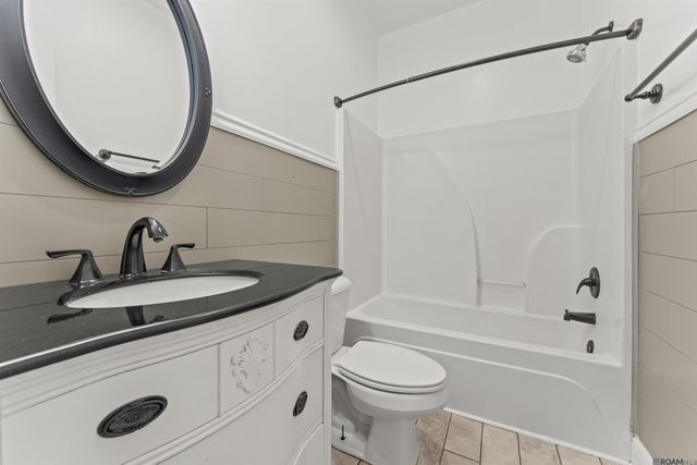 7373 Estelle Dr, Denham Springs, LA 70726