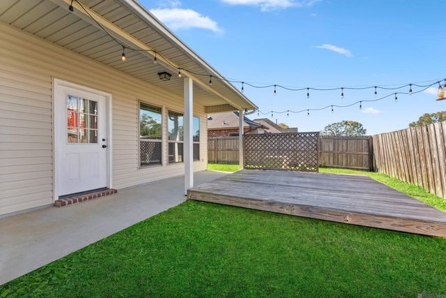 7373 Estelle Dr, Denham Springs, LA 70726