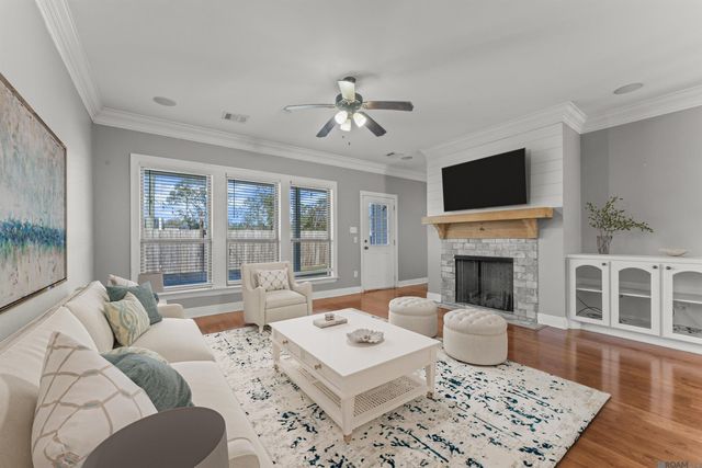 7373 Estelle Dr, Denham Springs, LA 70726