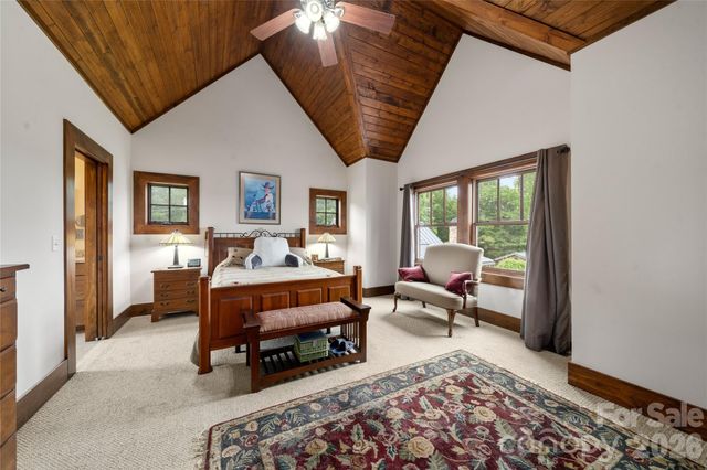 4862 Pinnacle Mountain Road, Zirconia, NC 28790