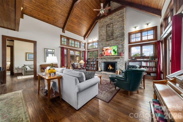 4862 Pinnacle Mountain Road, Zirconia, NC 28790