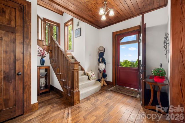 4862 Pinnacle Mountain Road, Zirconia, NC 28790