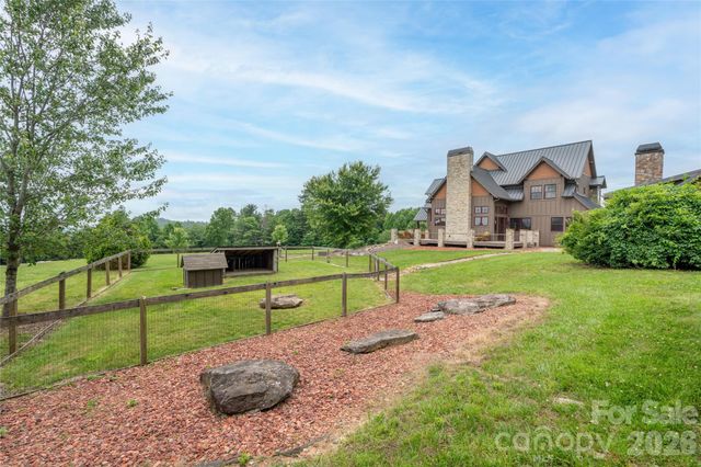 4862 Pinnacle Mountain Road, Zirconia, NC 28790