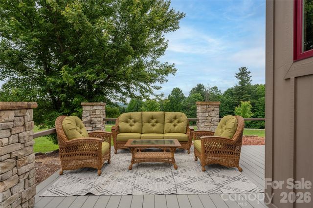 4862 Pinnacle Mountain Road, Zirconia, NC 28790