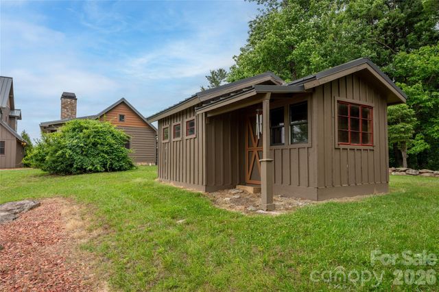 4862 Pinnacle Mountain Road, Zirconia, NC 28790