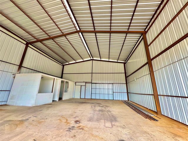 2015 County Road 455, Coupland, TX 78615