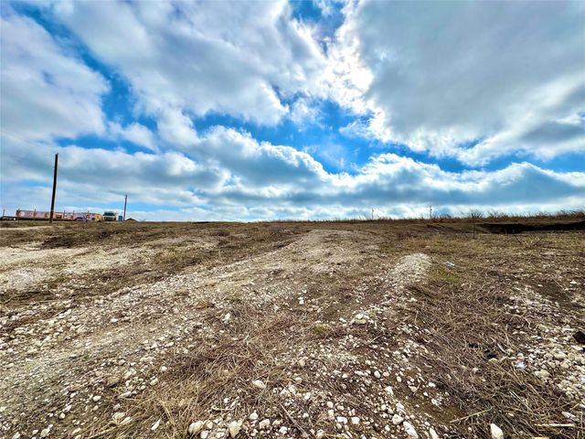 2015 County Road 455, Coupland, TX 78615