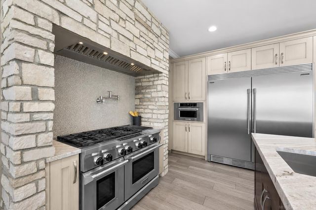 21936 Bellewood Drive, Macomb Twp, MI 48044