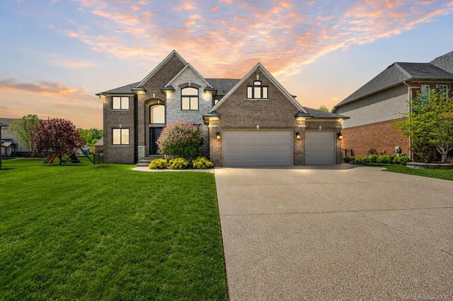 21936 Bellewood Drive, Macomb Twp, MI 48044