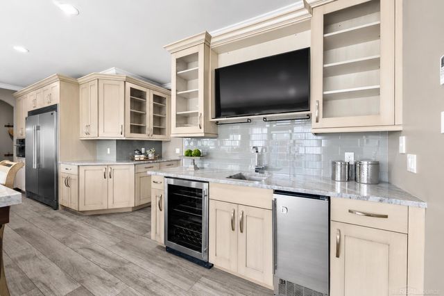 21936 Bellewood Drive, Macomb Twp, MI 48044
