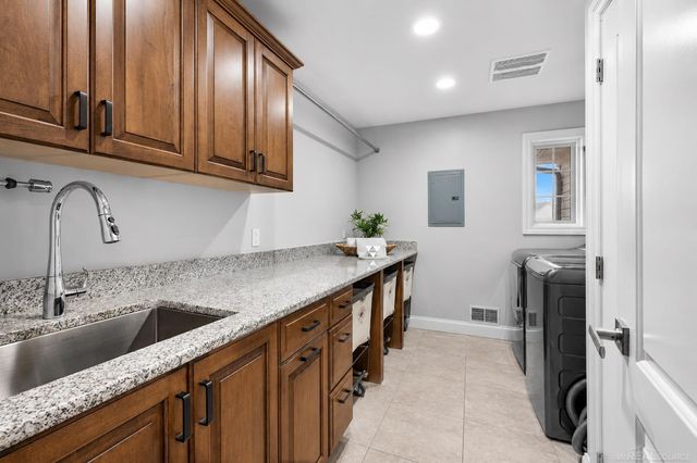 21936 Bellewood Drive, Macomb Twp, MI 48044