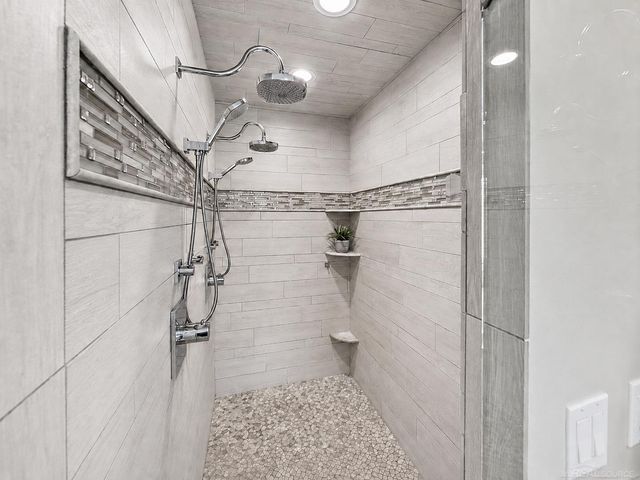 21936 Bellewood Drive, Macomb Twp, MI 48044