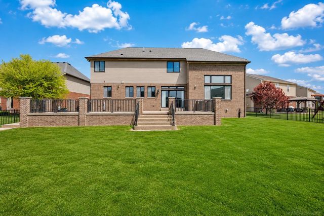 21936 Bellewood Drive, Macomb Twp, MI 48044