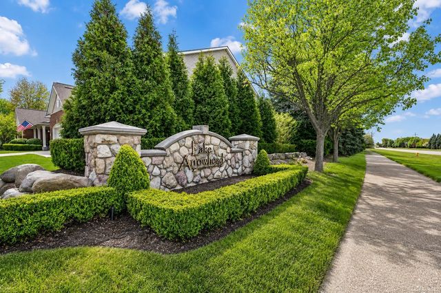21936 Bellewood Drive, Macomb Twp, MI 48044