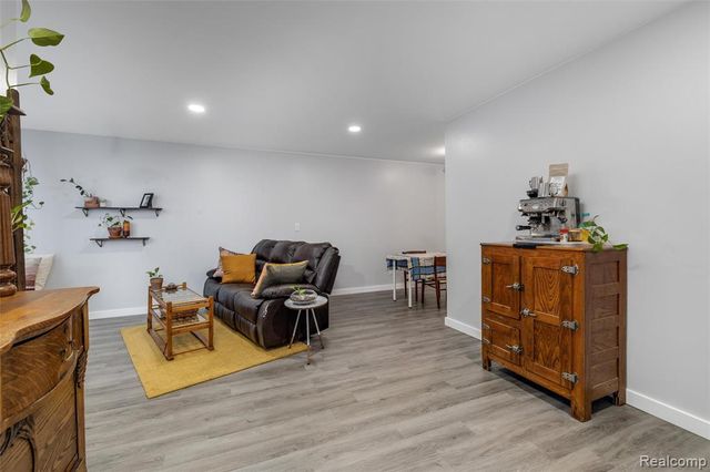 8200 E Jefferson Avenue 506, Detroit, MI 48214