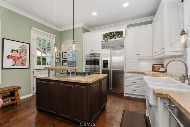 25 Carpenteria, Irvine, CA 92602