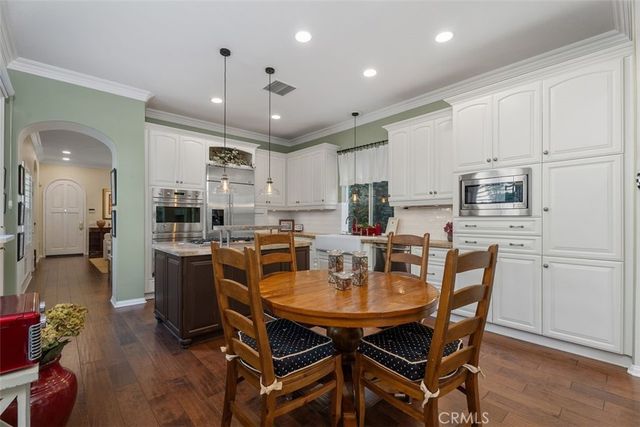 25 Carpenteria, Irvine, CA 92602