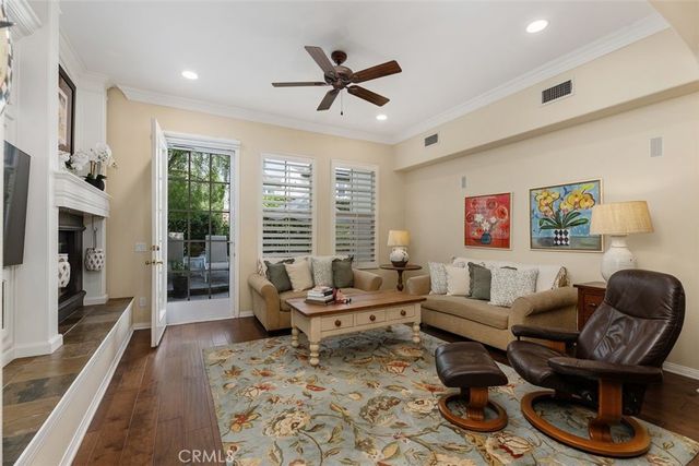 25 Carpenteria, Irvine, CA 92602