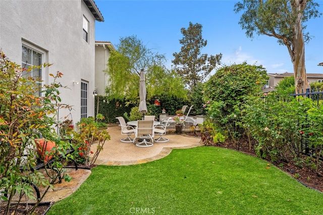 25 Carpenteria, Irvine, CA 92602