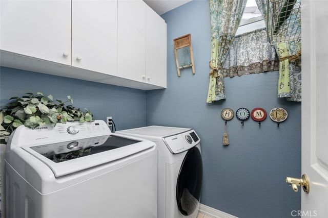 25 Carpenteria, Irvine, CA 92602