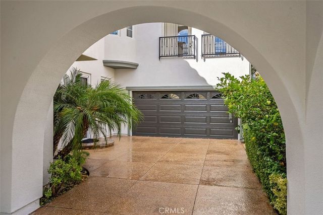 25 Carpenteria, Irvine, CA 92602
