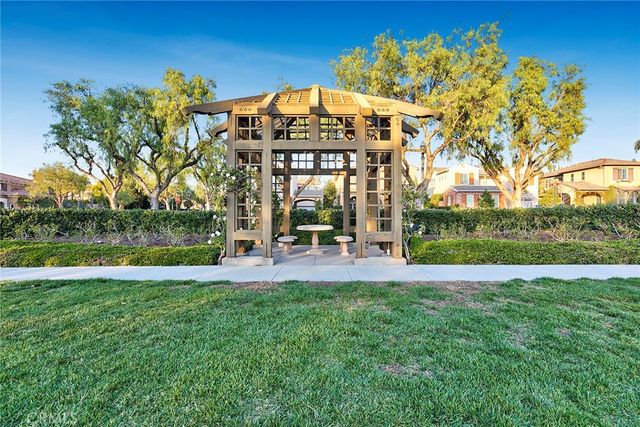 25 Carpenteria, Irvine, CA 92602