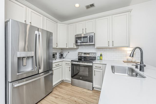 4936 W Liberty Park Circle, North Charleston, SC 29405