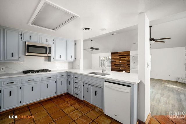 7001 Pointer Court, Bakersfield, CA 93309