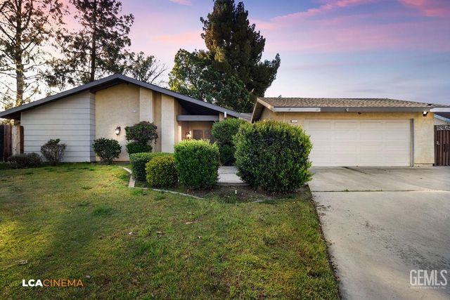 7001 Pointer Court, Bakersfield, CA 93309