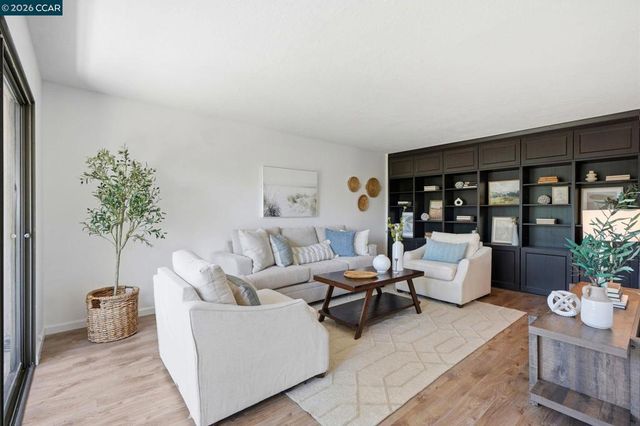 460 N Civic Dr 310, Walnut Creek, CA 94596