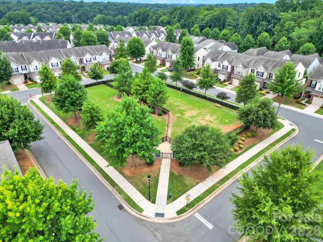 2403 Diplomat Lane, Charlotte, NC 28210