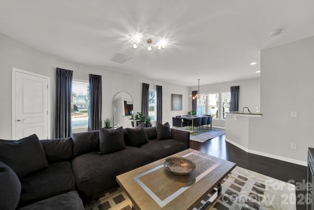 2403 Diplomat Lane, Charlotte, NC 28210