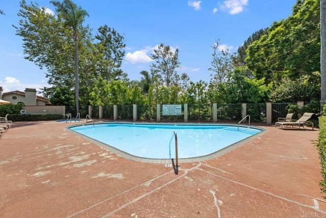 7565 Charmant Dr 512, San Diego, CA 92122