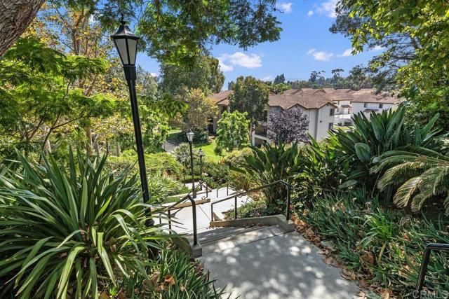 7565 Charmant Dr 512, San Diego, CA 92122