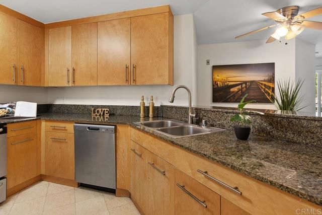 7565 Charmant Dr 512, San Diego, CA 92122