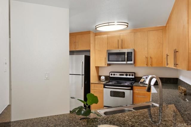 7565 Charmant Dr 512, San Diego, CA 92122