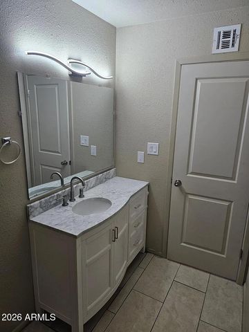 2831 E MOBILE Lane, Phoenix, AZ 85040