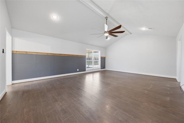 2401 Oakwood Drive, Brenham, TX 77833