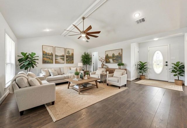 2401 Oakwood Drive, Brenham, TX 77833