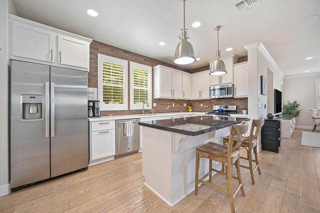 1550 Bonanza Ln, Folsom, CA 95630